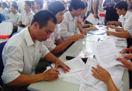 Cân nhắc hỗ trợ người mua nhà thu nhập thấp
